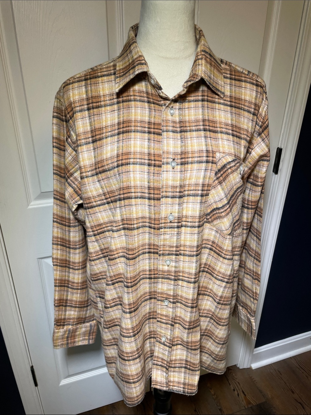 Vintage Coach in Four Seasons Cotton Plaid Button-Down Shirt in Brown Cream Sz M
